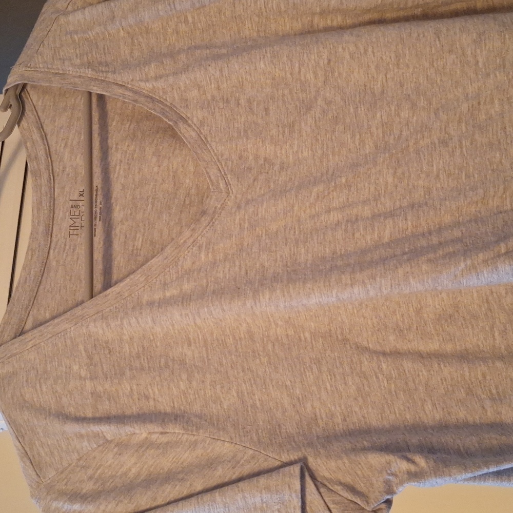 V neck tshirt